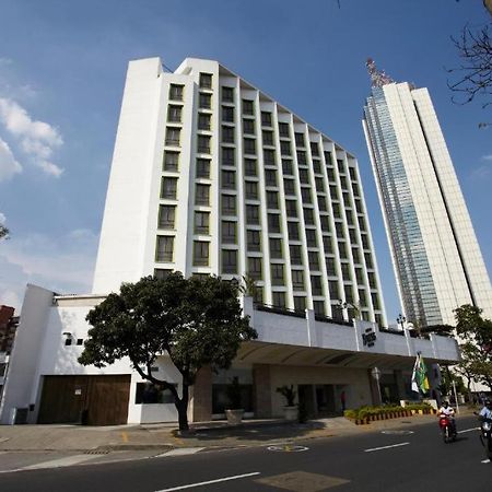 Club De Bienestar Ilar Bulevar Del Rio Cali Extérieur photo