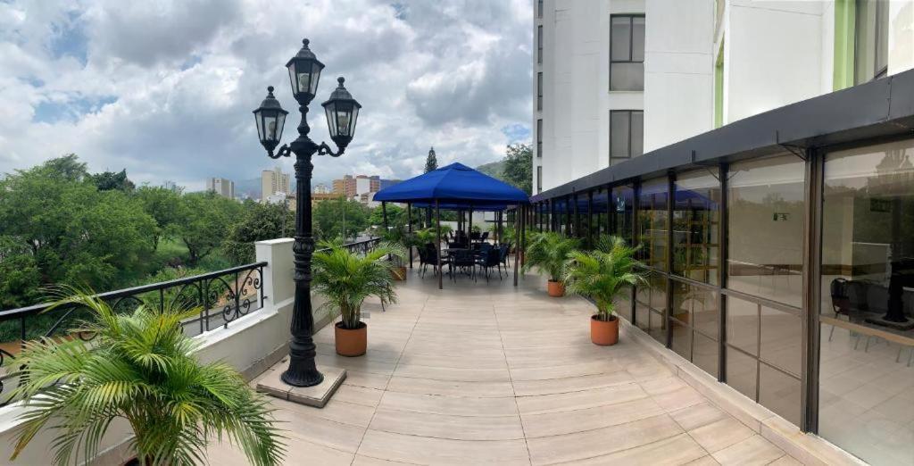 Club De Bienestar Ilar Bulevar Del Rio Cali Extérieur photo